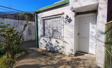 VENTA/ CASA / SERVICIOS / VILLA DOMINGA