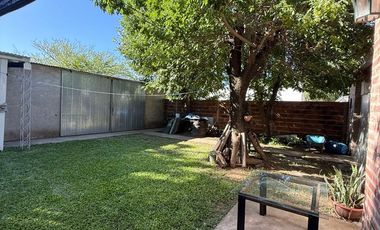 VENTA CASA ANTIGUA 2 DORMITORIOS - HUMBOLDT.-