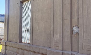 VENTA CASA ANTIGUA 2 DORMITORIOS - HUMBOLDT.-