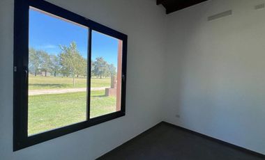 CASA EN VENTA LOBOS 3 DORMITORIOS LA FEDERALA