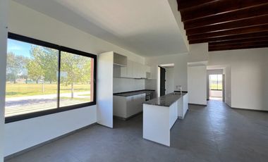 CASA EN VENTA LOBOS 3 DORMITORIOS LA FEDERALA