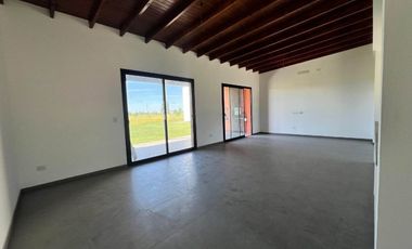 CASA EN VENTA LOBOS 3 DORMITORIOS LA FEDERALA