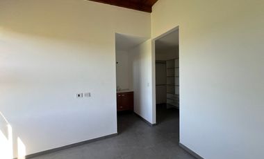 CASA EN VENTA LOBOS 3 DORMITORIOS LA FEDERALA