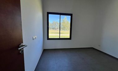 CASA EN VENTA LOBOS 3 DORMITORIOS LA FEDERALA