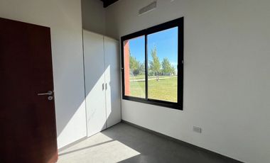 CASA EN VENTA LOBOS 3 DORMITORIOS LA FEDERALA