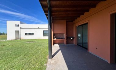 CASA EN VENTA LOBOS 3 DORMITORIOS LA FEDERALA