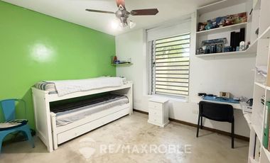 CASA EN VENTA CITY BELL 4 DORMITORIOS E/ CAMINOS