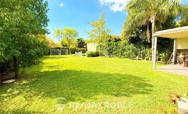 CASA EN VENTA CITY BELL 4 DORMITORIOS E/ CAMINOS