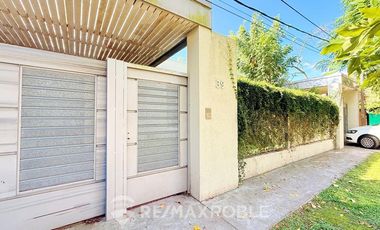 CASA EN VENTA CITY BELL 4 DORMITORIOS E/ CAMINOS