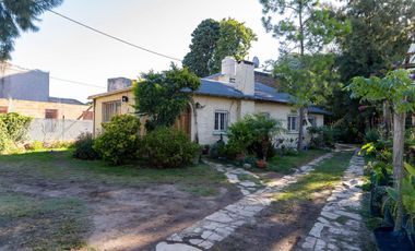 VENTA CASA 6 AMB EN LOTE 1116M2 - ADOLFO SOURDEUX