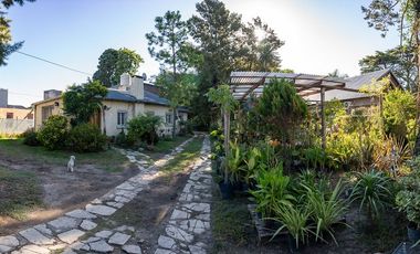 VENTA CASA 6 AMB EN LOTE 1116M2 - ADOLFO SOURDEUX