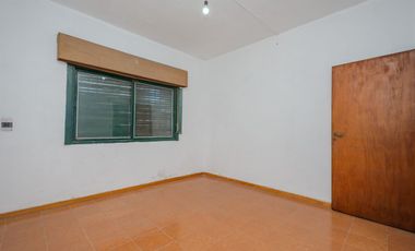 VENTA CASA 3 AMBIENTES GUERNICA LOTE PROPIO 10 X30
