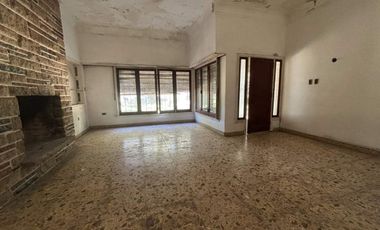 CASA QUINTA EN VENTA EN BRAGADO CON GALPON