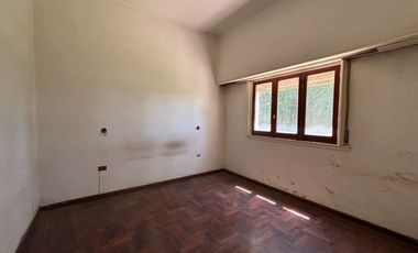 CASA QUINTA EN VENTA EN BRAGADO CON GALPON