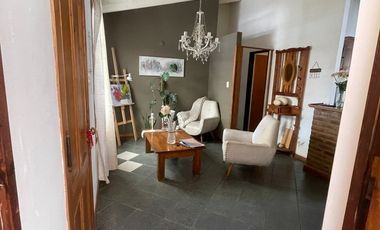 CASA EN VENTA EN BRAGADO CON QUINCHO