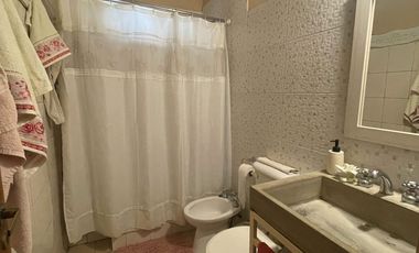 CASA EN VENTA EN BRAGADO CON QUINCHO