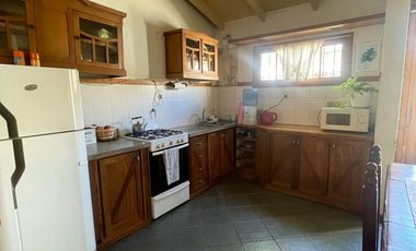 CASA EN VENTA EN BRAGADO CON QUINCHO