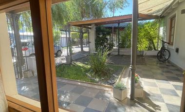 CASA EN VENTA EN BRAGADO CON QUINCHO