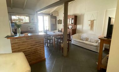 CASA EN VENTA EN BRAGADO CON QUINCHO
