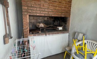 CASA EN VENTA EN BRAGADO CON QUINCHO