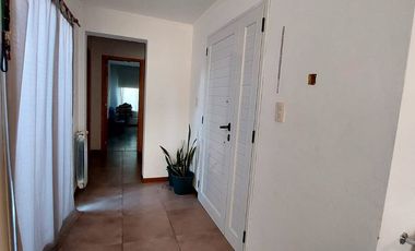 VENTA CASA 3 AMB CON GRAN PARQUE EN BALCARCE