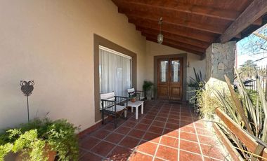 VENTA CASA 4 AMB EN MECHONGUE ,GENERAL ALVARADO