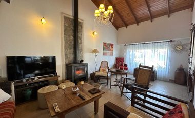 VENTA CASA 4 AMB EN MECHONGUE ,GENERAL ALVARADO