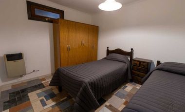 ALQUILER DE CASA 3 DORM./ B° MIRADOR DEL OLIVIA