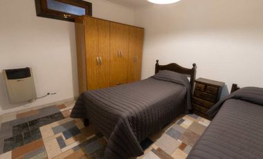 ALQUILER DE CASA 3 DORM./ B° MIRADOR DEL OLIVIA