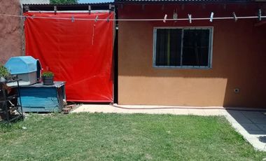 HERMOSA CASA EN TORTUGUITAS. AMPLIO PARQUE.