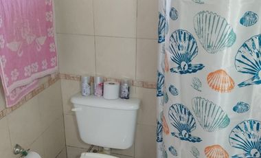 HERMOSA CASA EN TORTUGUITAS. AMPLIO PARQUE.