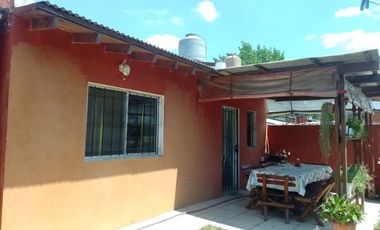 HERMOSA CASA EN TORTUGUITAS. AMPLIO PARQUE.