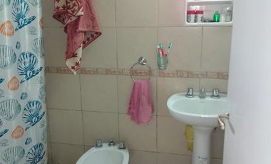 HERMOSA CASA EN TORTUGUITAS. AMPLIO PARQUE.