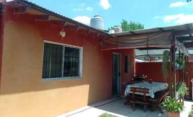 HERMOSA CASA EN TORTUGUITAS. AMPLIO PARQUE.