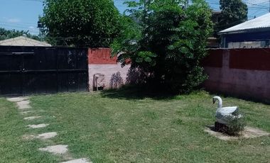 HERMOSA CASA EN TORTUGUITAS. AMPLIO PARQUE.