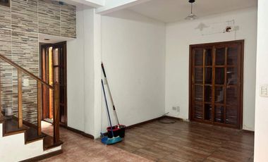 ALQUILER MORON 3 AMBIENTES PH AL FRENTE