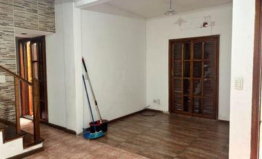 ALQUILER MORON 3 AMBIENTES PH AL FRENTE