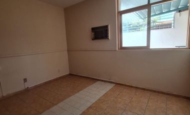 CASA DE 3 DORMITORIOS, SEXTA SECCIÓN, MENDOZA