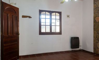 CASA EN VENTA ALEJANDRO KORN CON PILETA
