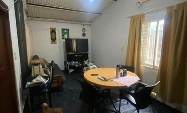 VENTA CASA 3 DORMITORIOS - BARRIO BOUCHARD