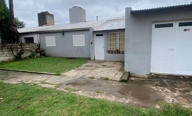 VENTA CASA 3 DORMITORIOS - BARRIO BOUCHARD