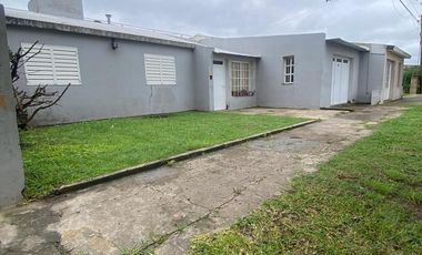 VENTA CASA 3 DORMITORIOS - BARRIO BOUCHARD