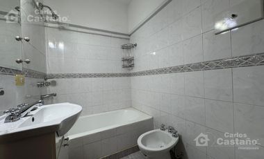 Exc. Depto. 3 Amb. de 77m2 con Balcón