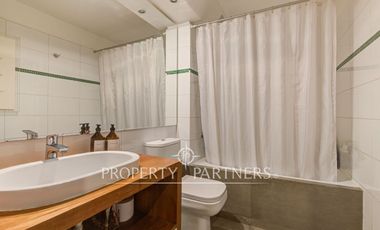 Exclusivo departamento en arriendo con patio privado en El Golf, Las Condes
