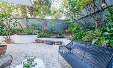 Exclusivo departamento en arriendo con patio privado en El Golf, Las Condes