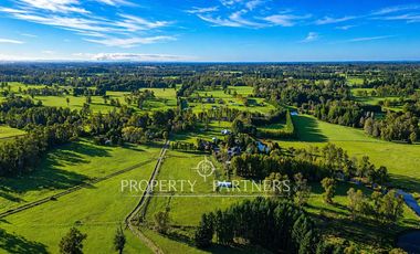 Precioso terreno plano de 11 hectareas subdividido en 17 lotes con laguna interior y orilla de rio