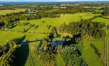 Precioso terreno plano de 11 hectareas subdividido en 17 lotes con laguna interior y orilla de rio