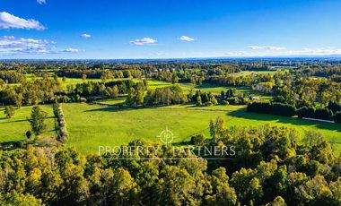 Precioso terreno plano de 11 hectareas subdividido en 17 lotes con laguna interior y orilla de rio