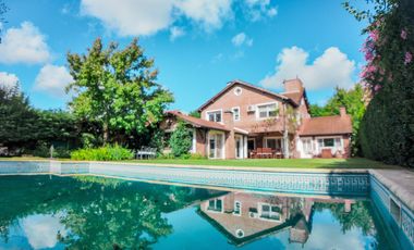 VENTA CASA - CLUB DE CAMPO PUEYRREDON PILAR