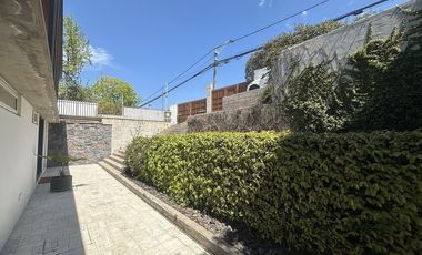 Regia casa  Cerró Calán, Los Dominicos